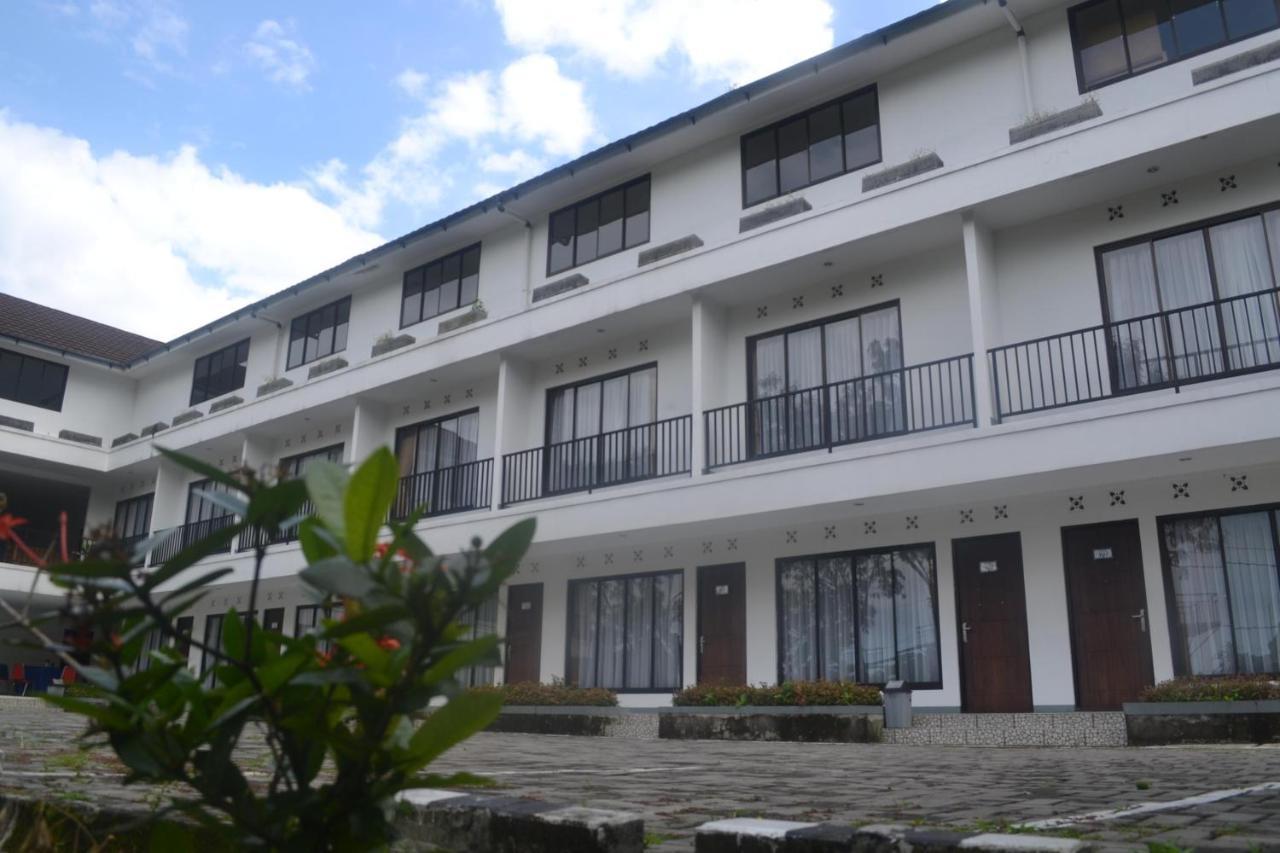 Puncak Village Hotel & Kampung Main Anak Gadok ภายนอก รูปภาพ